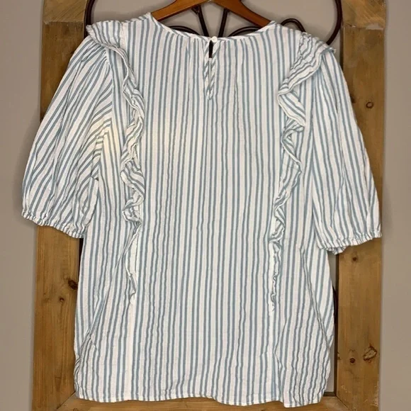 Universal Threads ruffle top - Picture 5 of 8